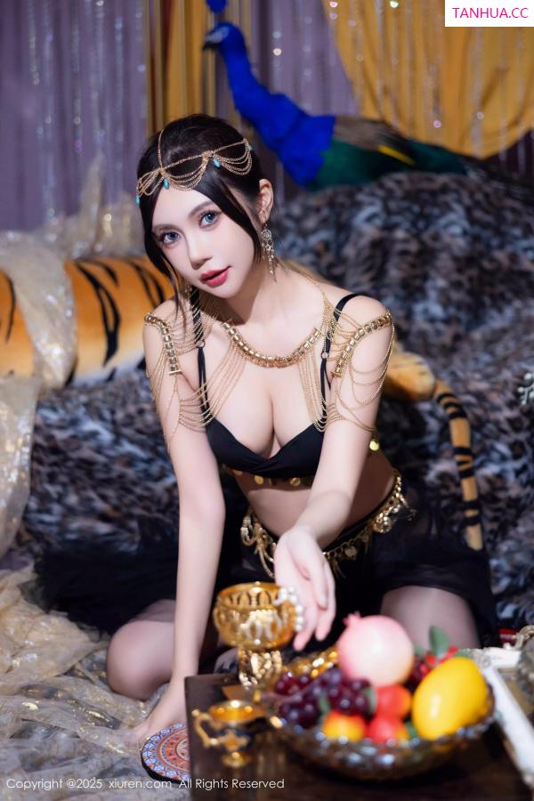 綺裡嘉 绮里嘉 [XiuRen]高清写真图 2025.03.14 No.10018 绮里嘉ula 黑丝美腿第18张图片